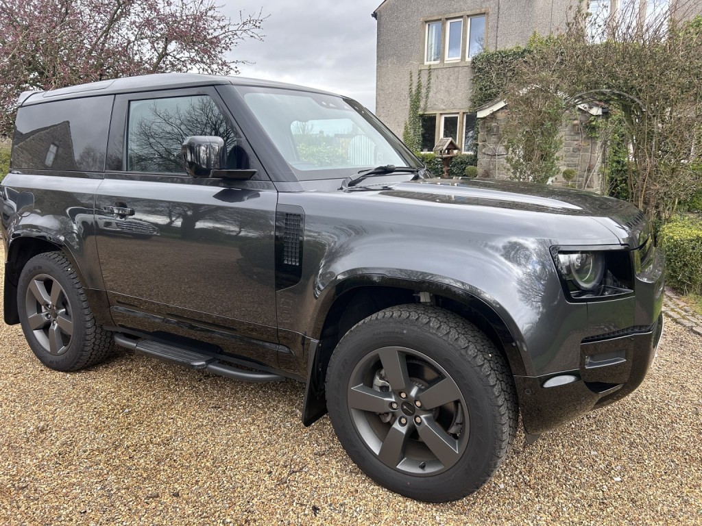 2025 Land Rover Defender 90